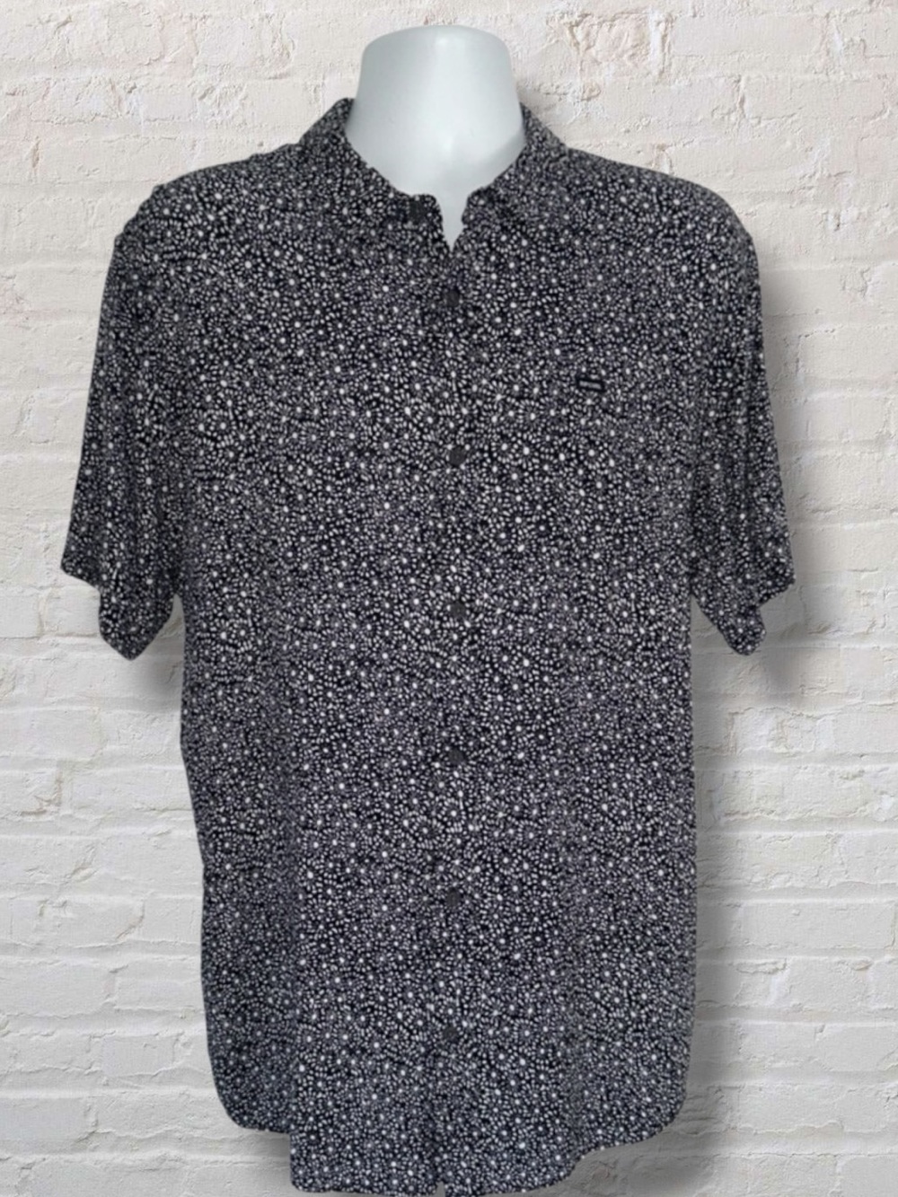 Rip Curl Floral Print Short Sleeve Button Down Shirt XL Black White Viscose Surf